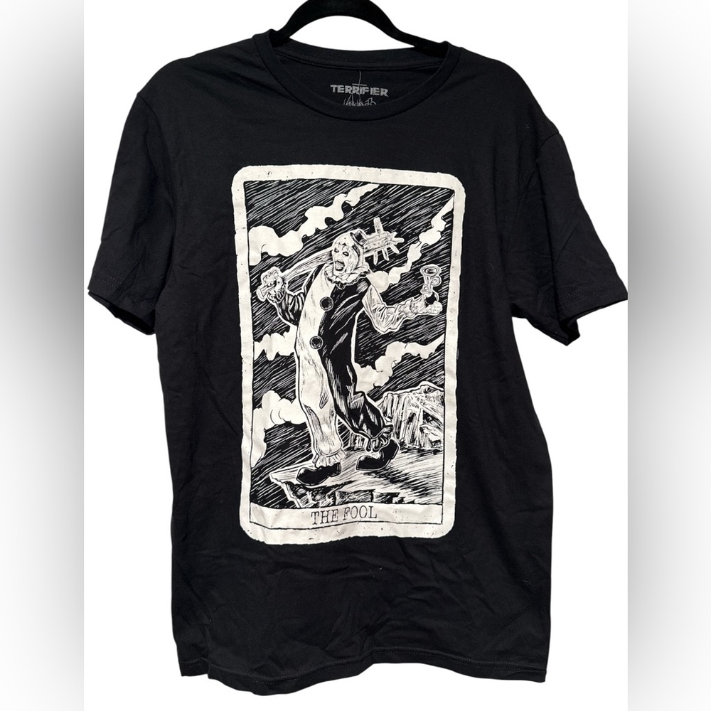 Terrifier Art Black Tarot “The Fool” Graphic Tee;Designed by Vertebrae 33